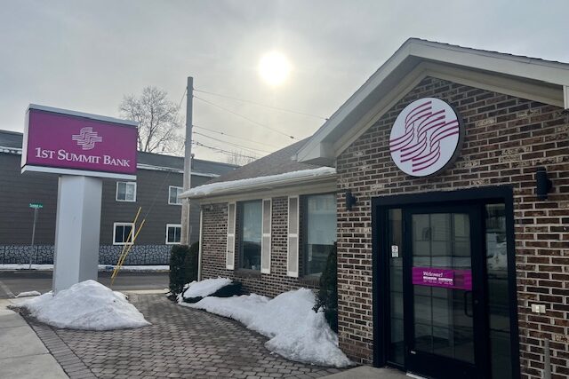 1st summit bank portage office